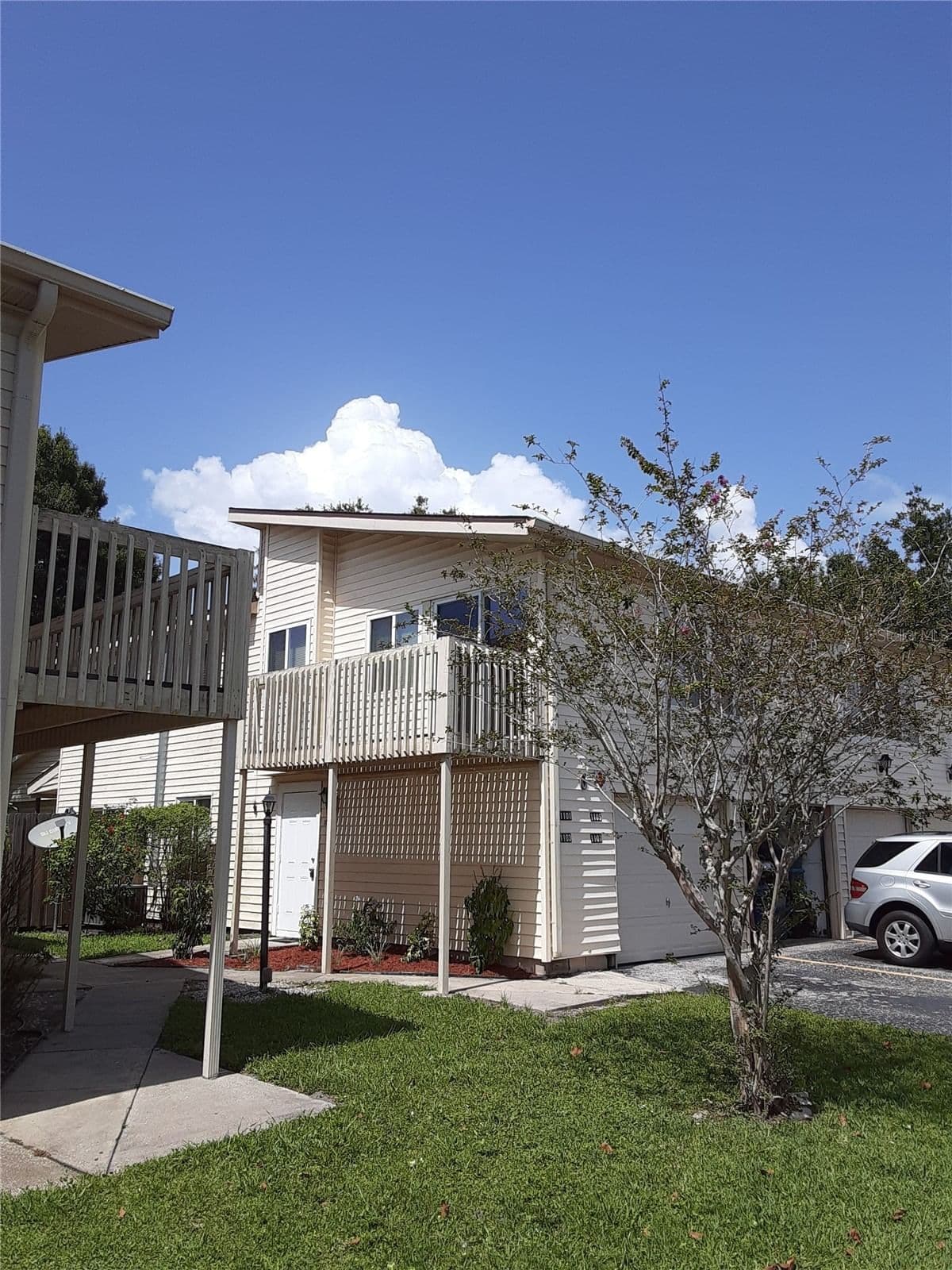 1101 SPRING MEADOW 4