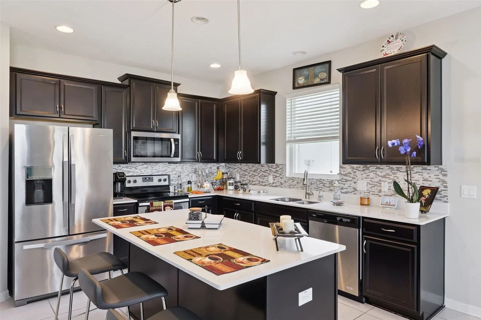 2211 RIVERGLEN 5