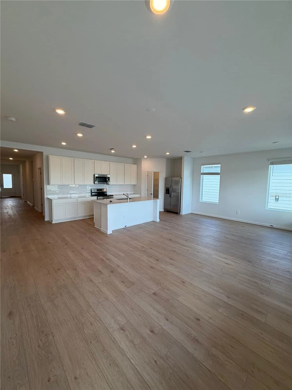 5548 MORANT BAY 4