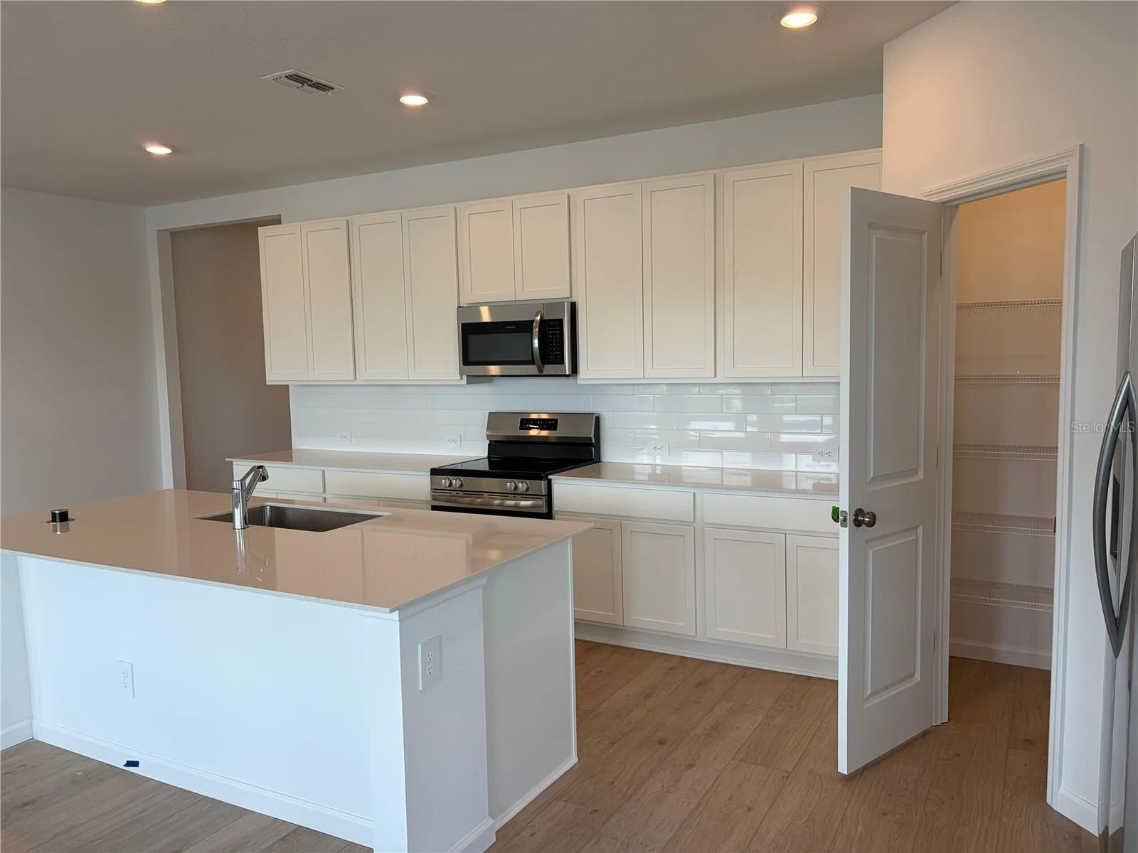 5548 MORANT BAY 5