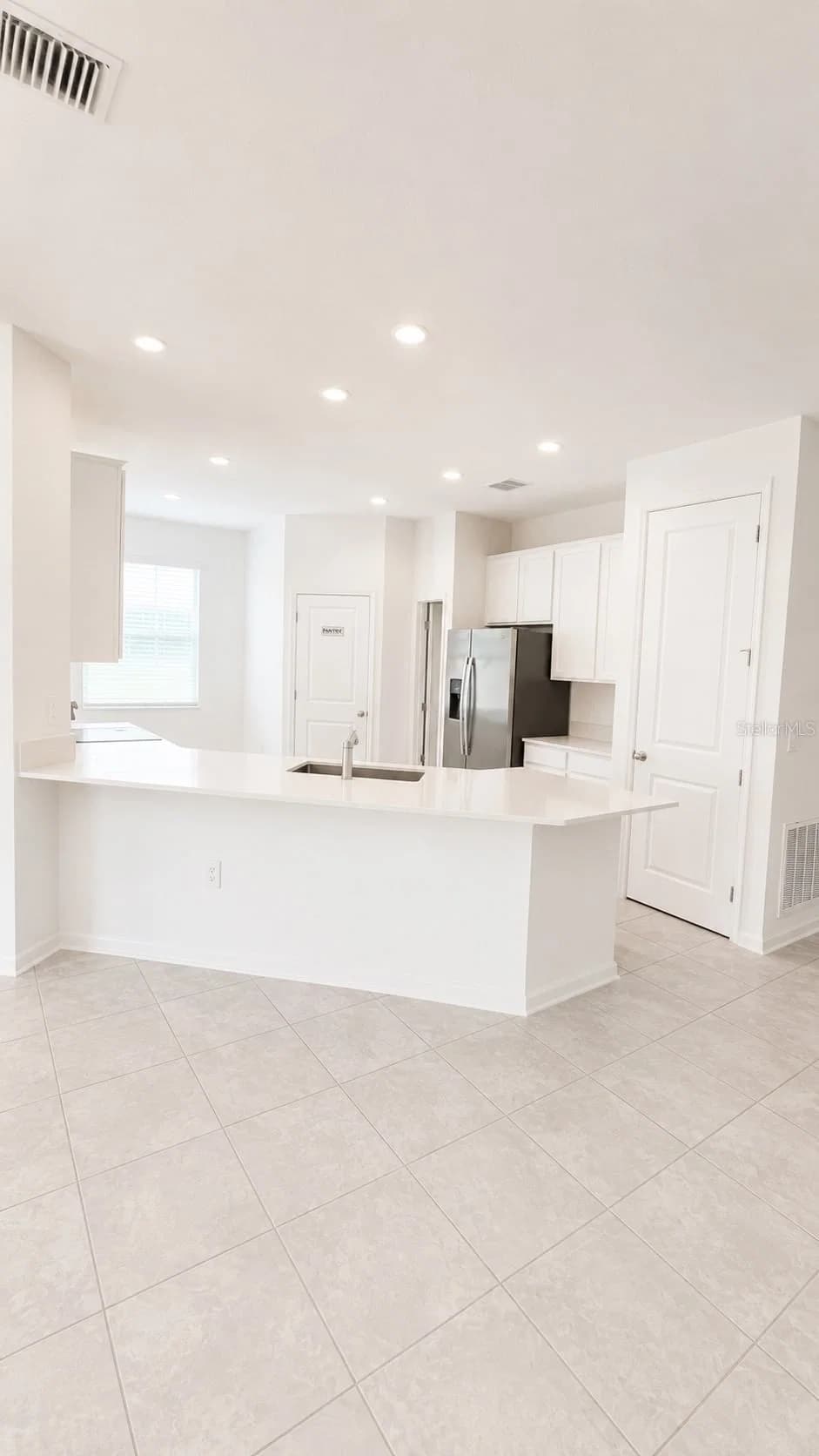 506 HATTERAS 3