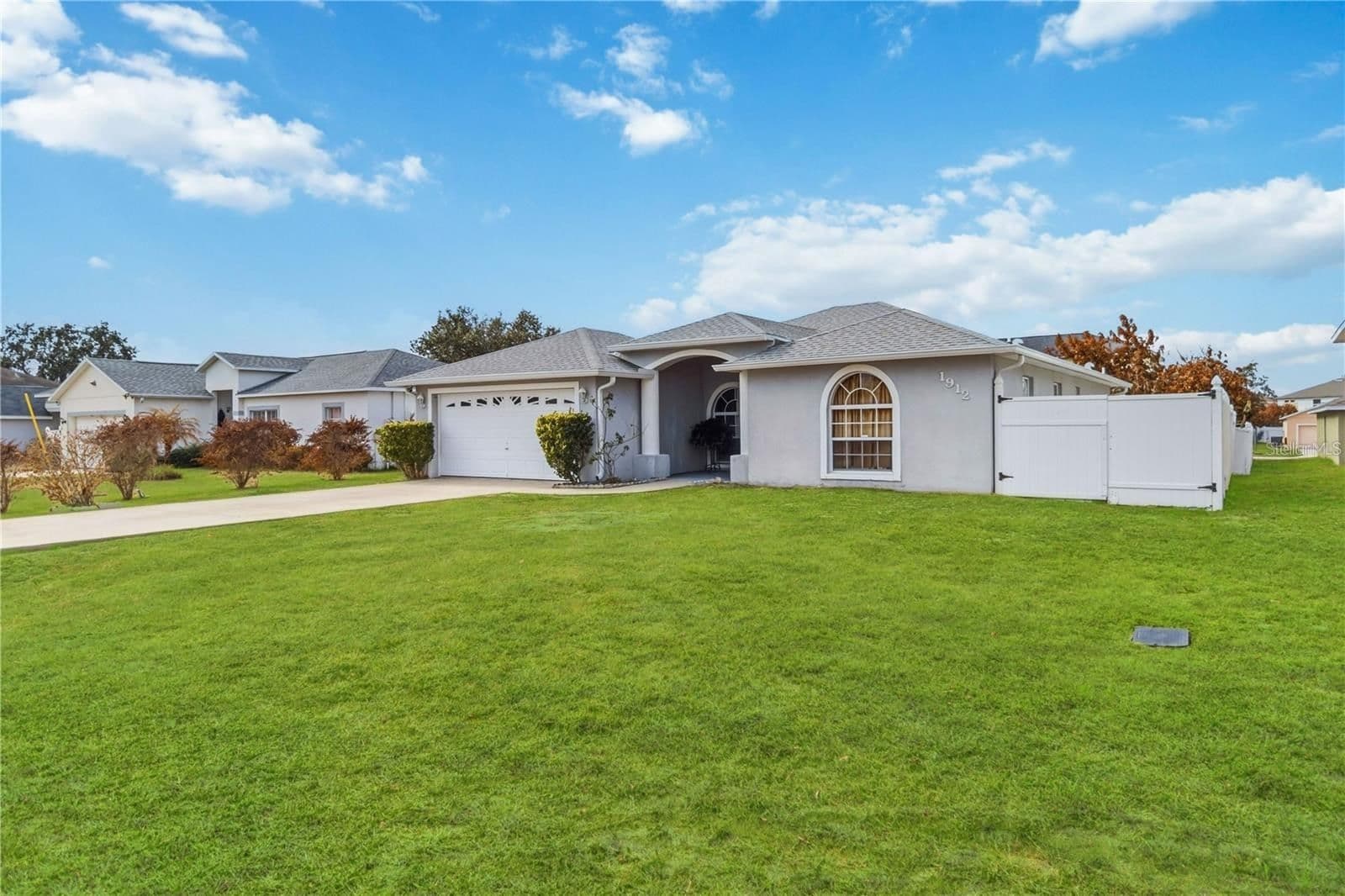 1912 MANATEE DR 2