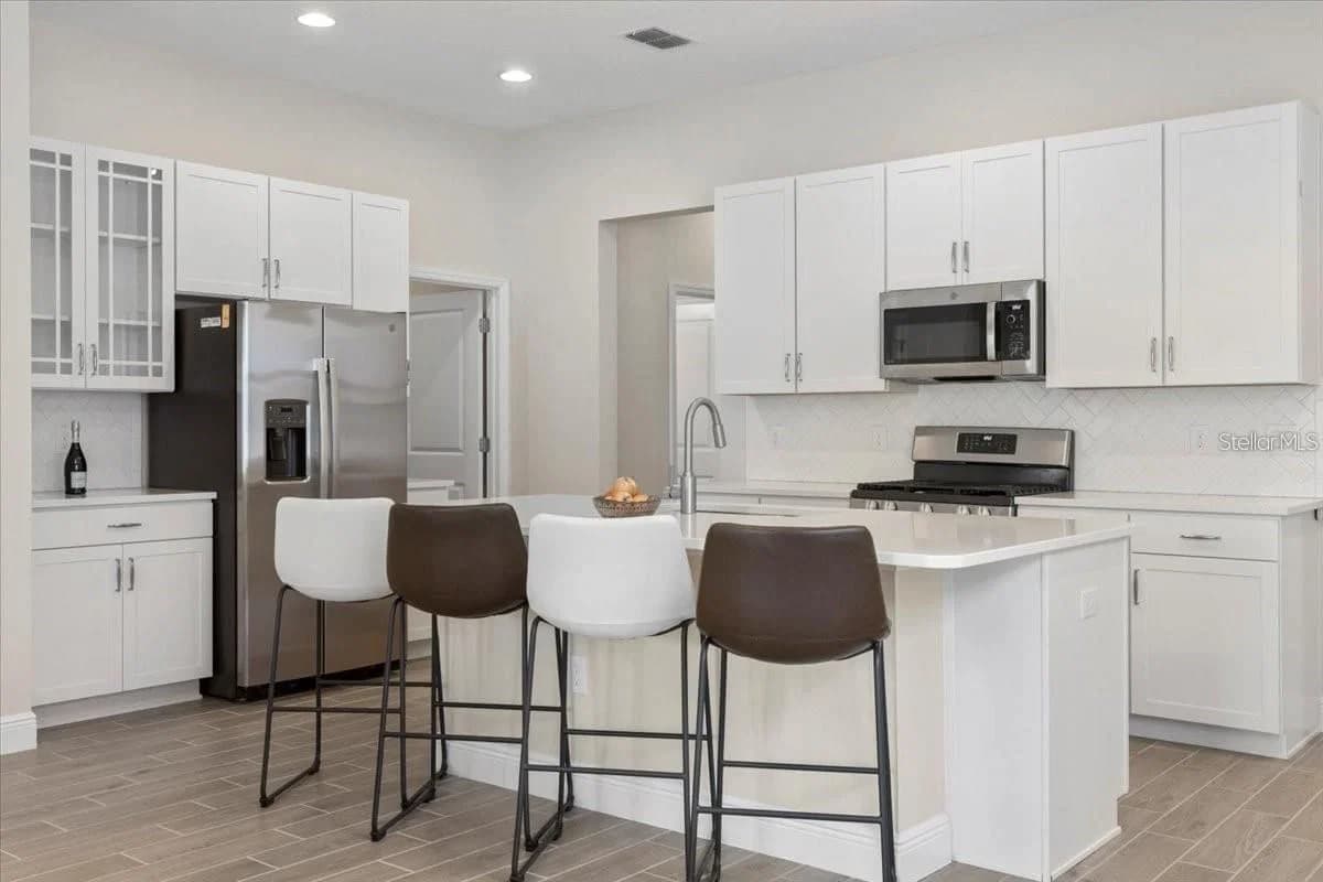 1691 KEY BAY 4