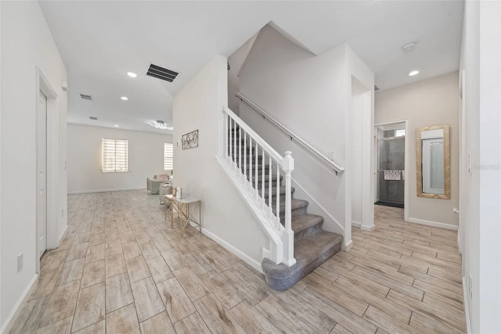 1369 YORKDALE 5