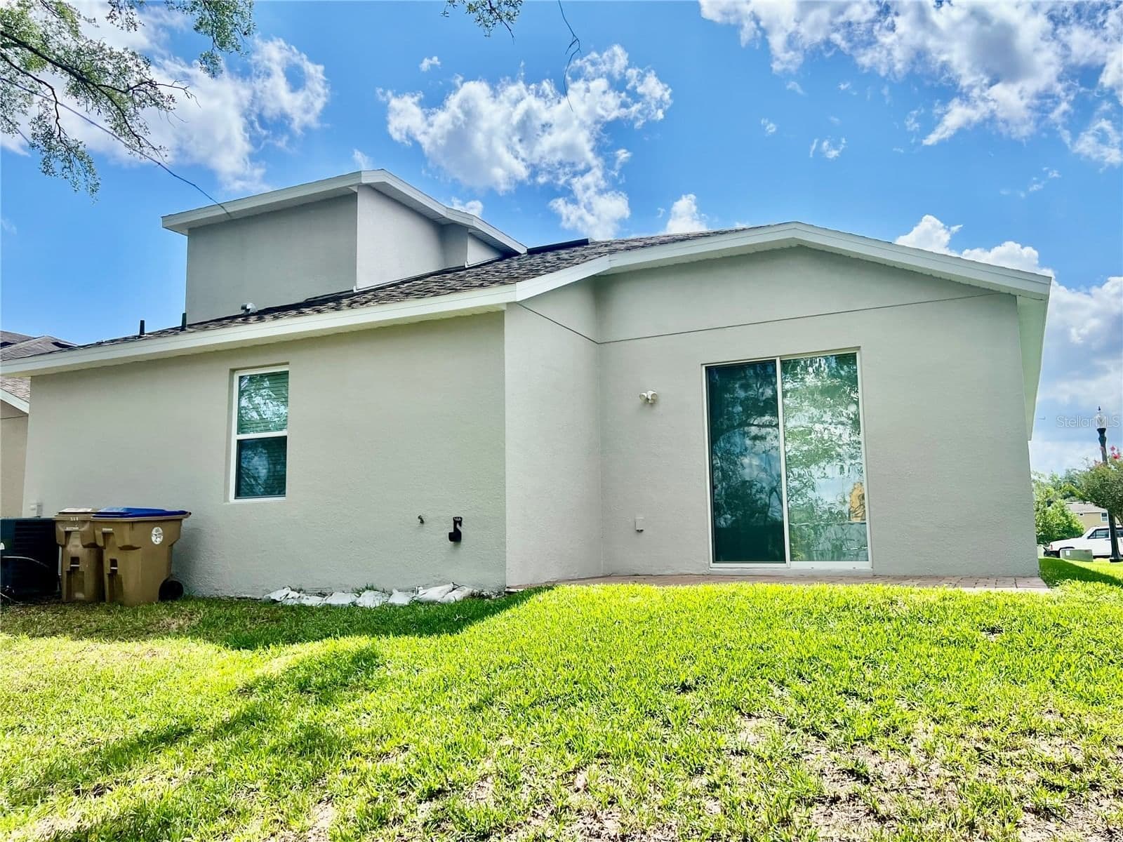 3215 STRATTON 5