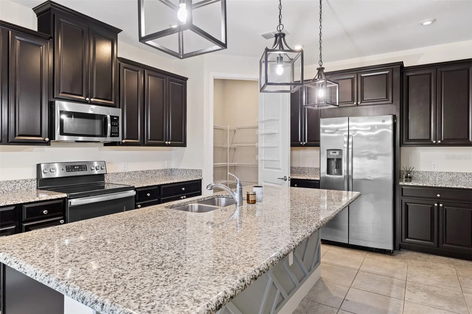 3910 REDFIN 4