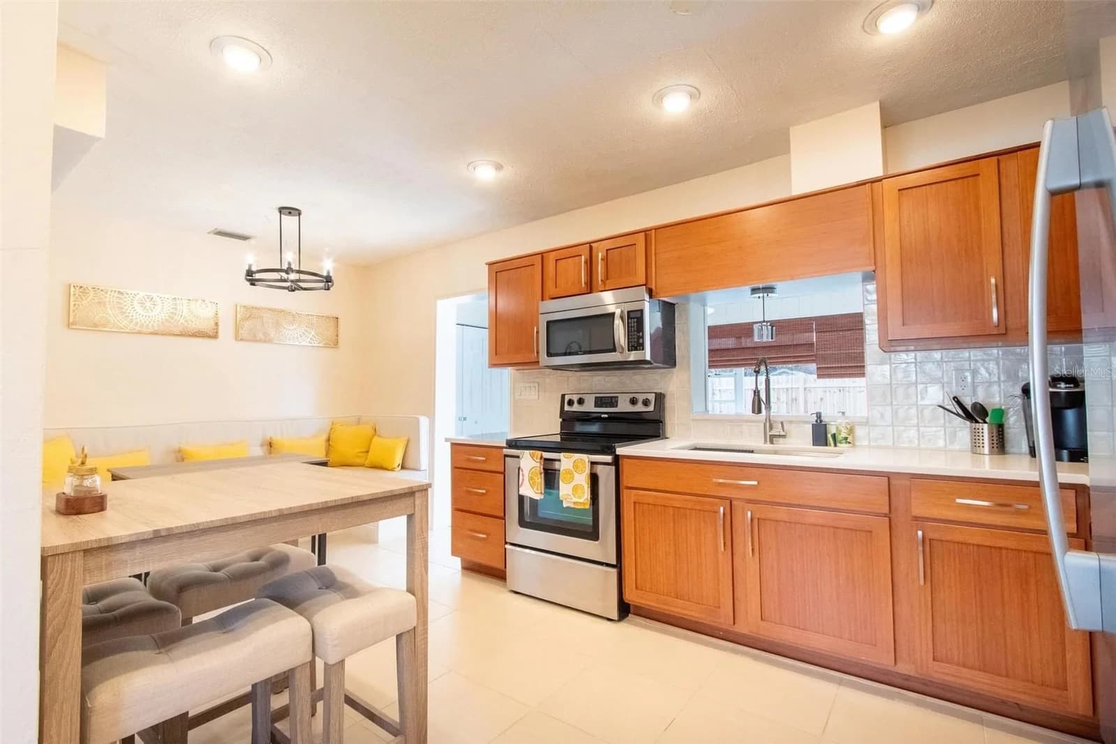 2818 MICHIGAN, Orlando, FL 32806 3