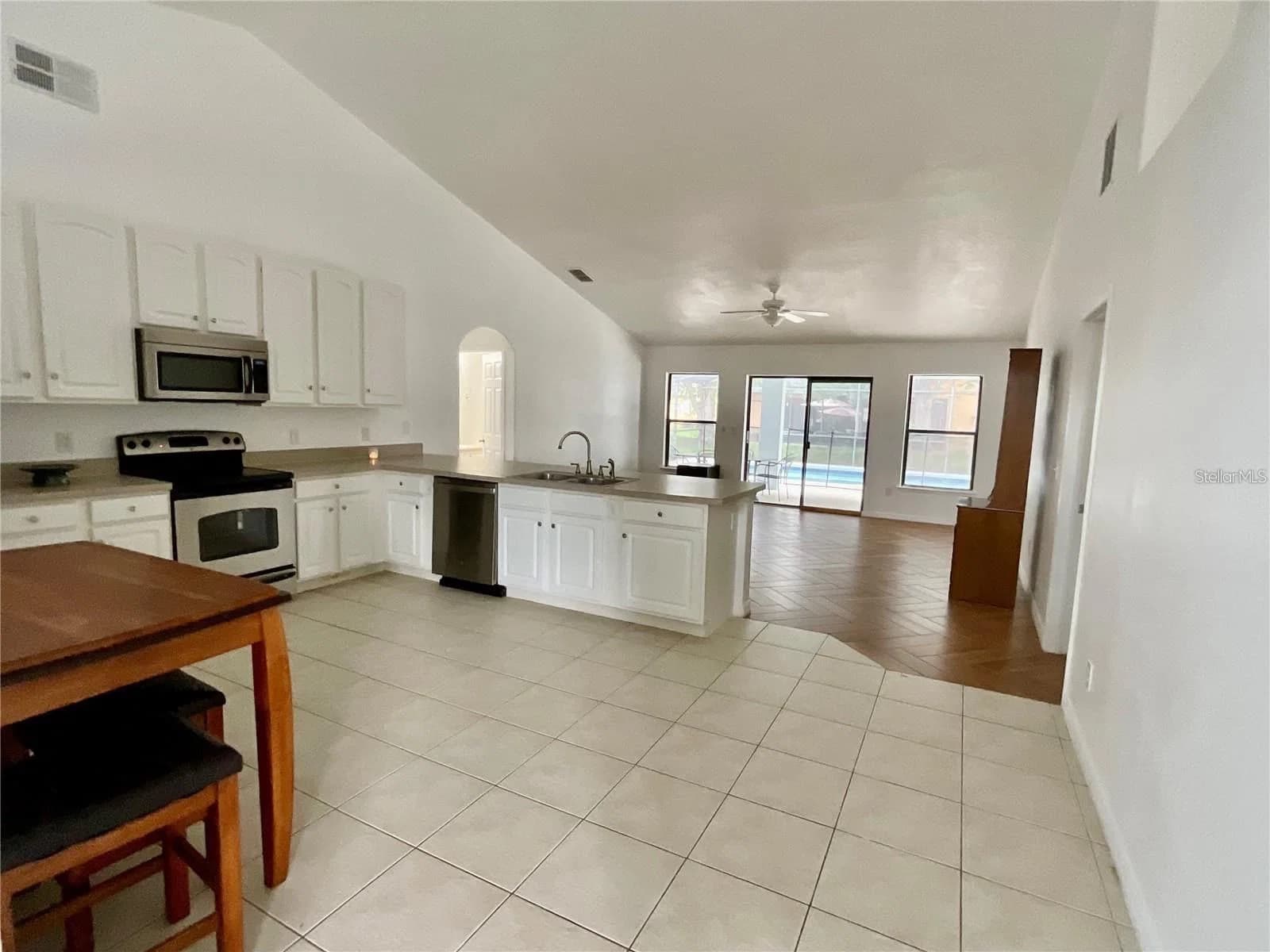511 COVENTRY 4