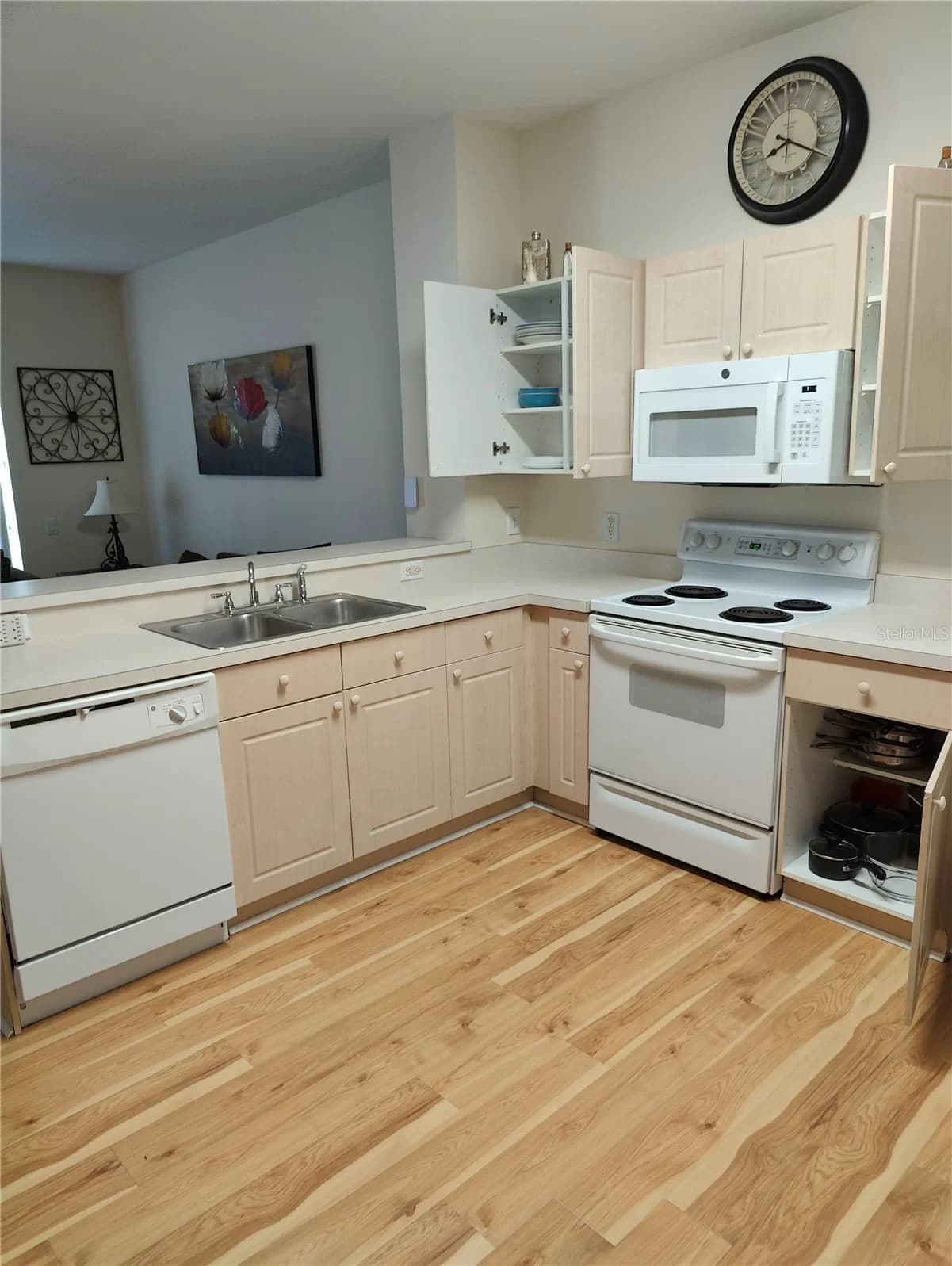 2411 SILVER PALM 4