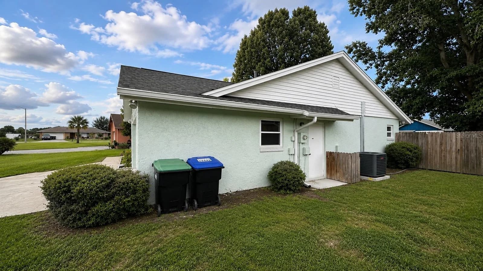 2658 CERAM, Orlando, FL 32837 2