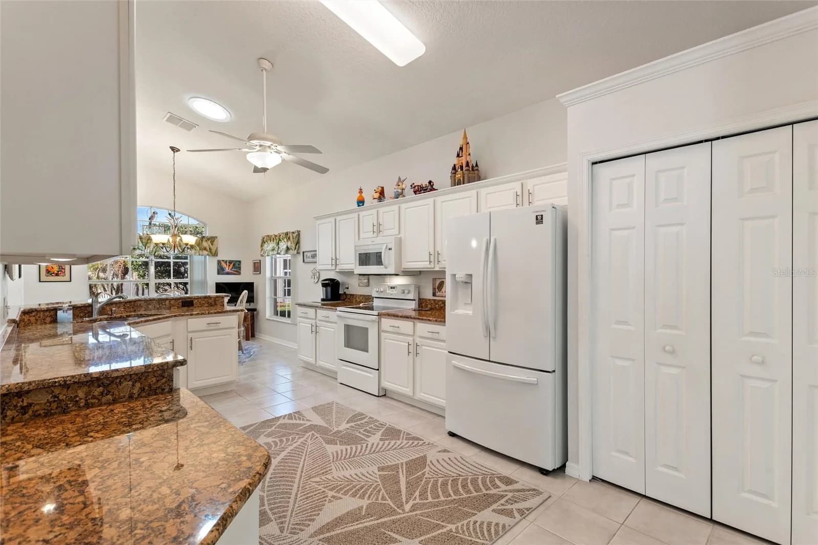 215 FITZGERALD LN 4