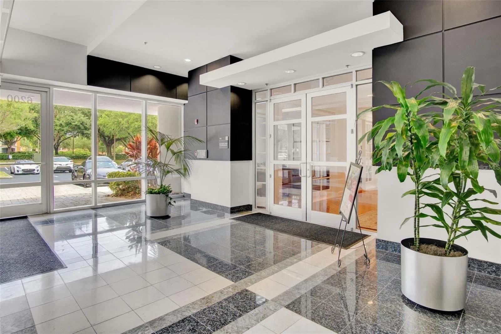 6200 METROWEST 4