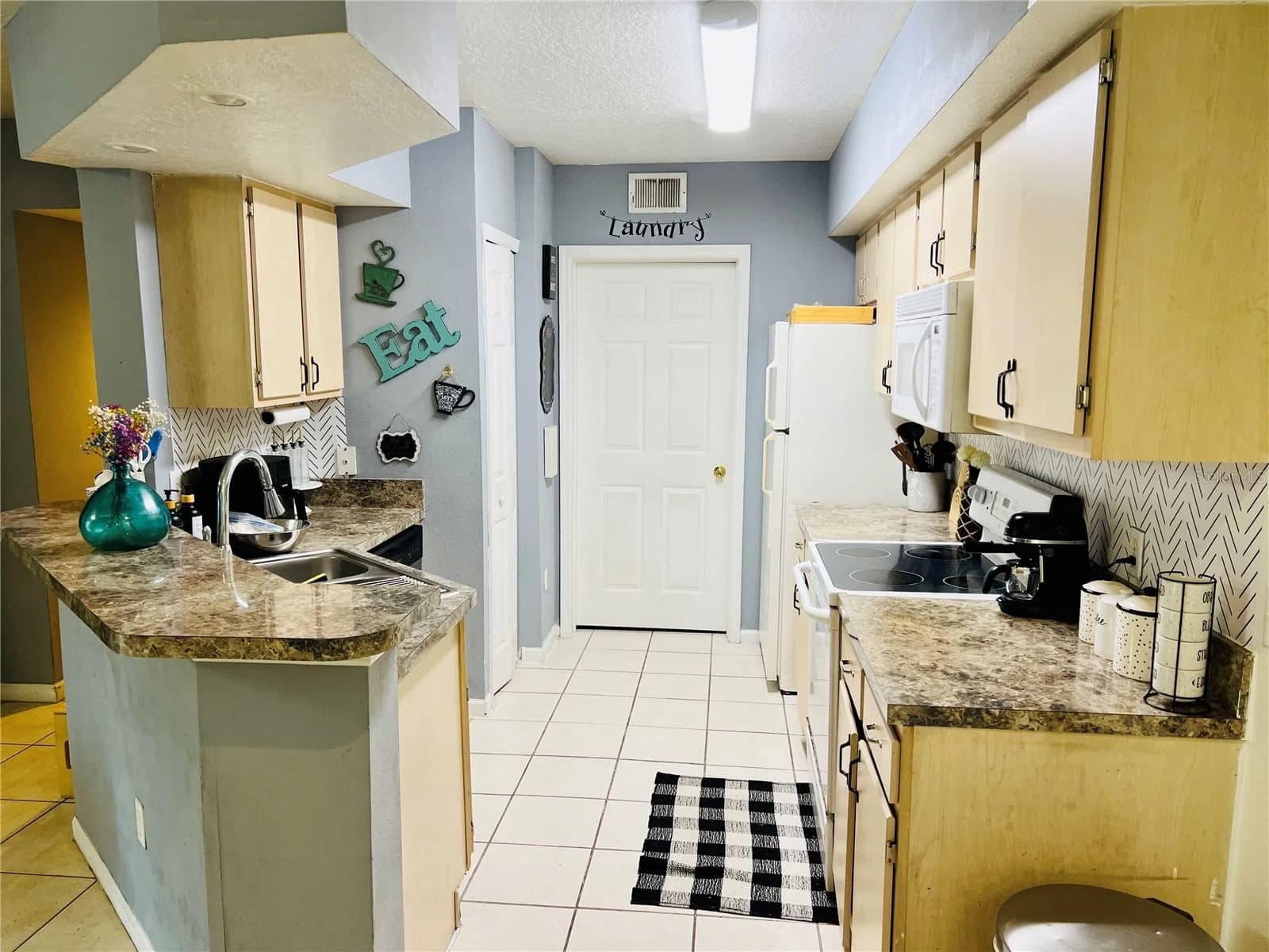 737 CREST PINES, Orlando, FL 32828 3