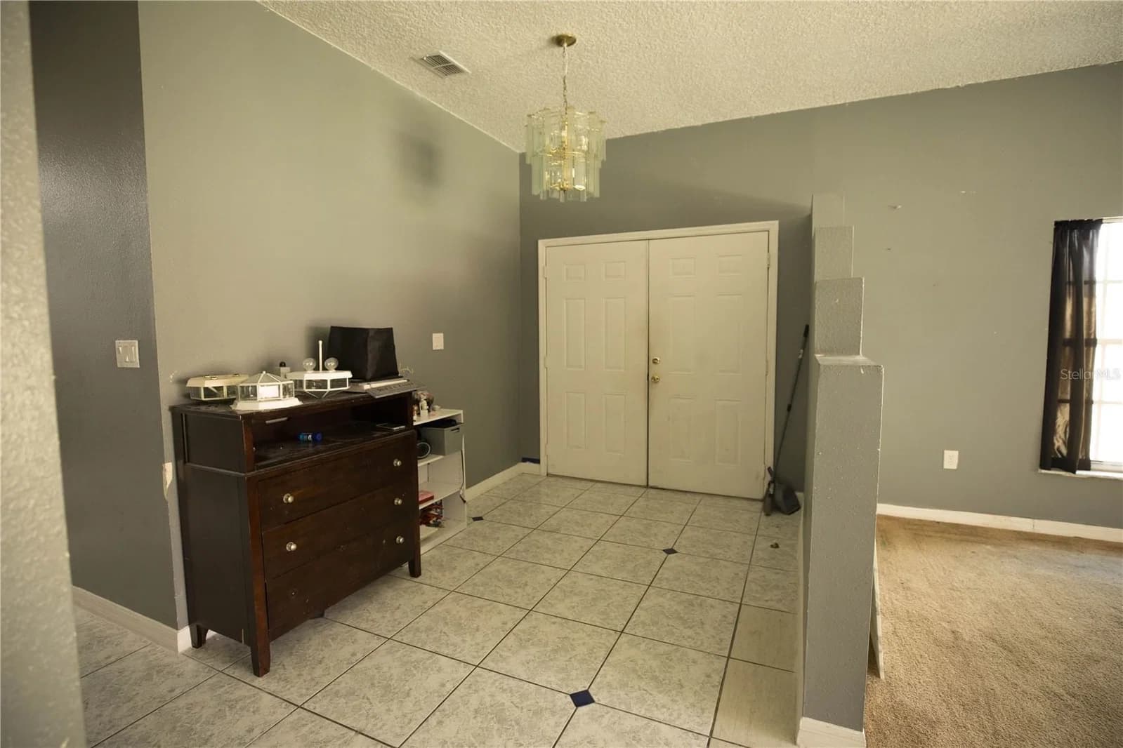 1055 UNIVERSAL REST 3