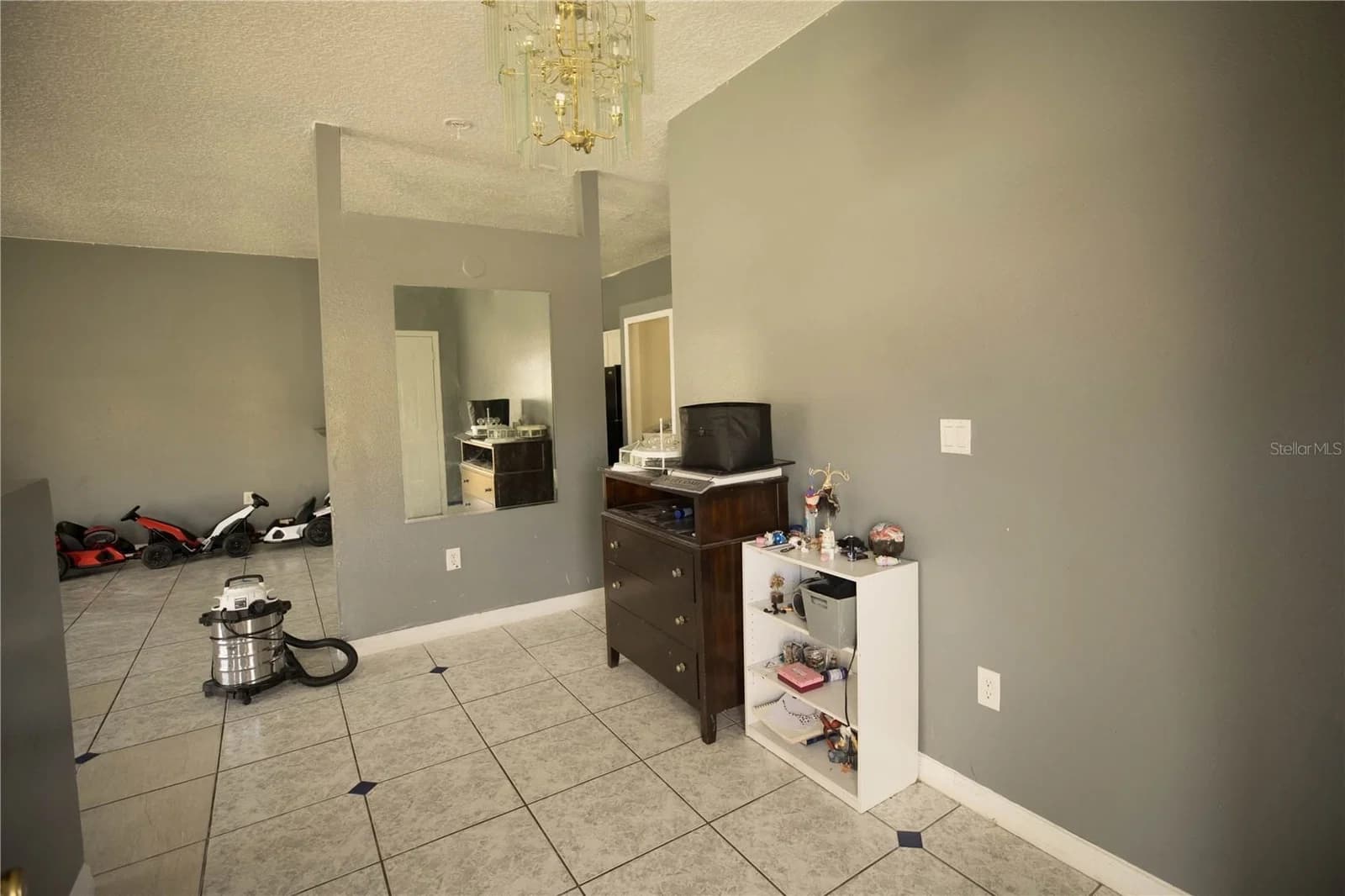 1055 UNIVERSAL REST 4