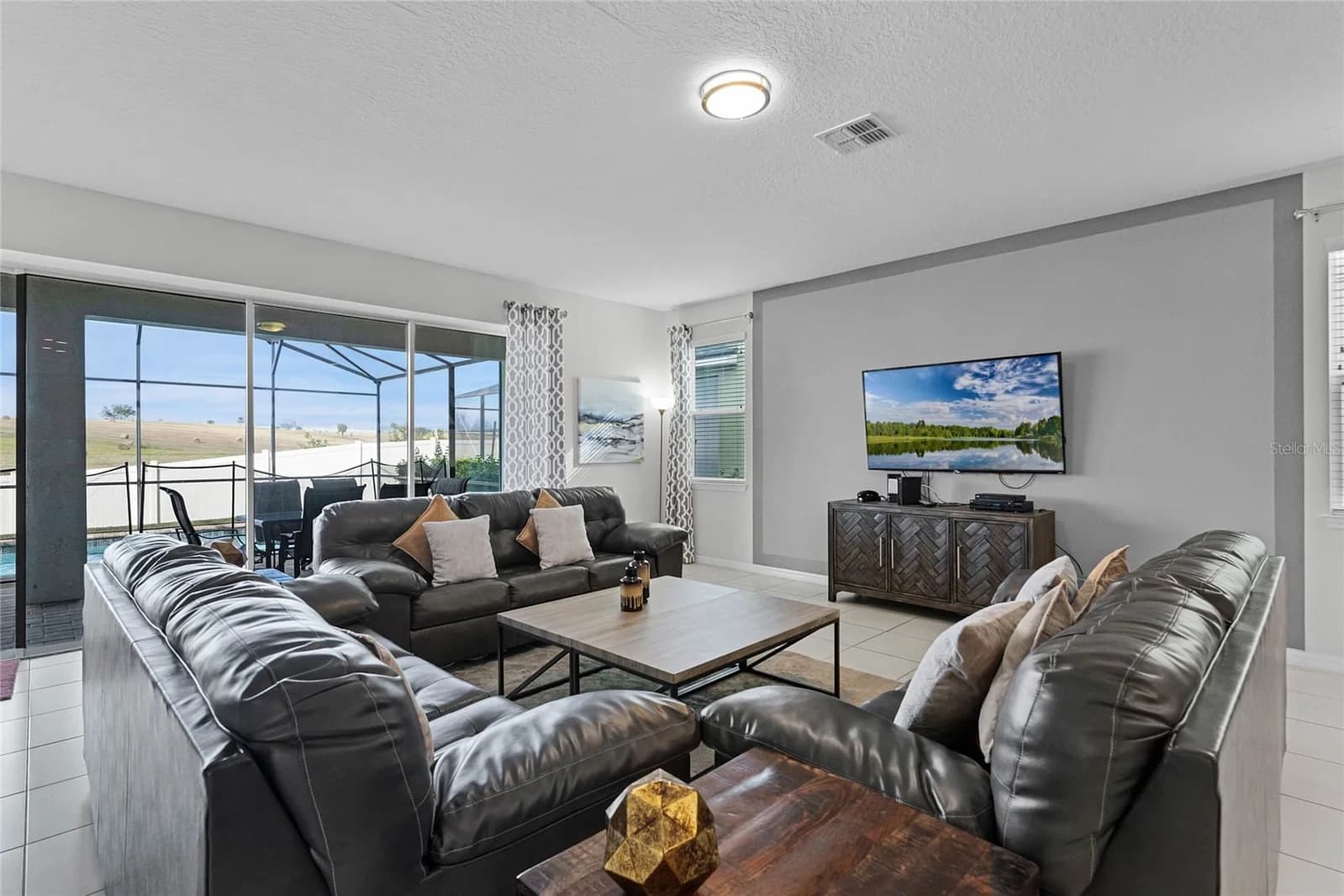 1754 CARIBBEAN VIEW 4