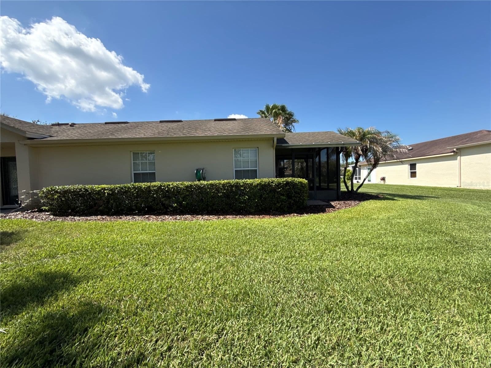 674 VINEYARD 4