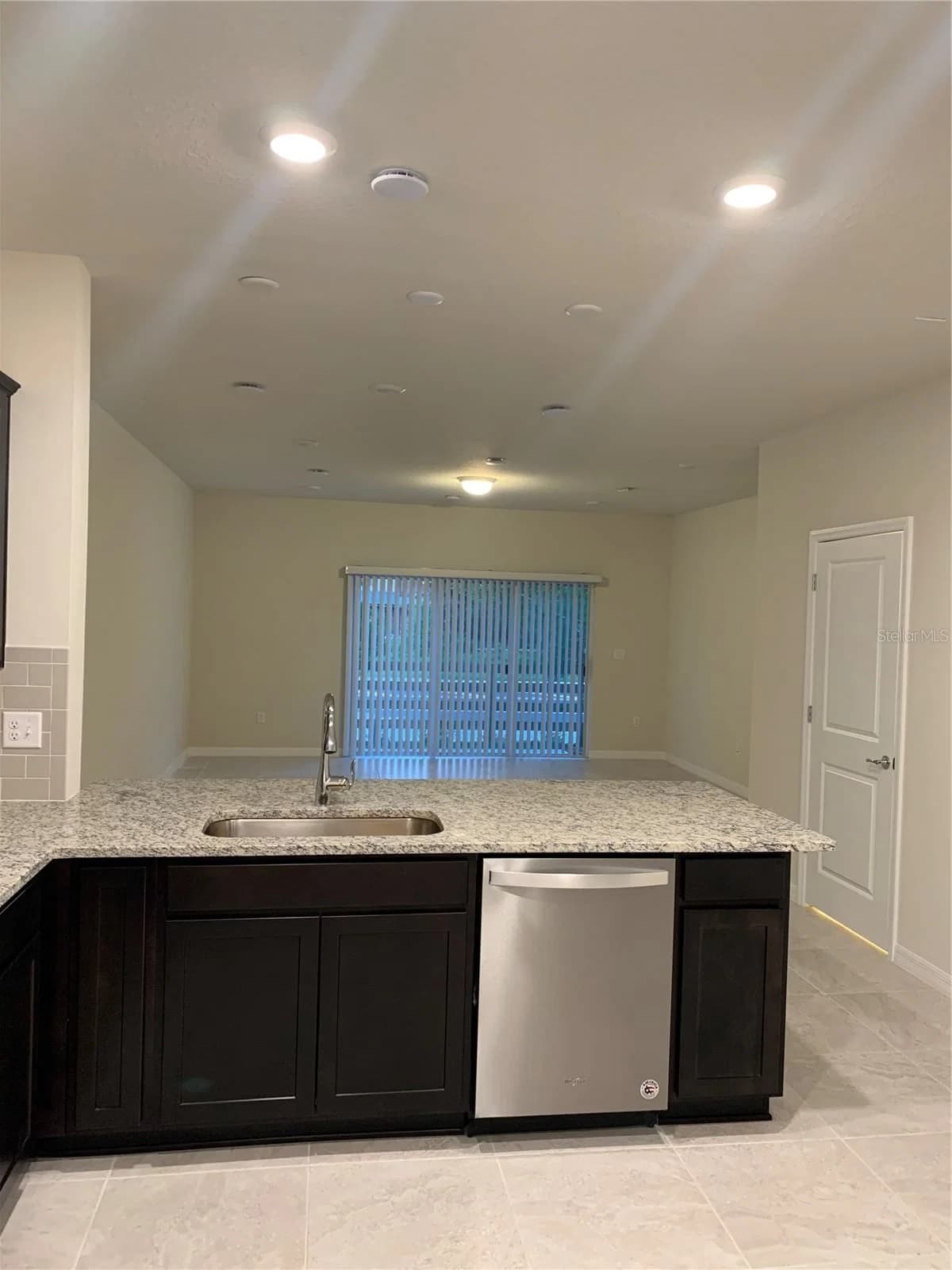 2567 BUENA VIEW 4
