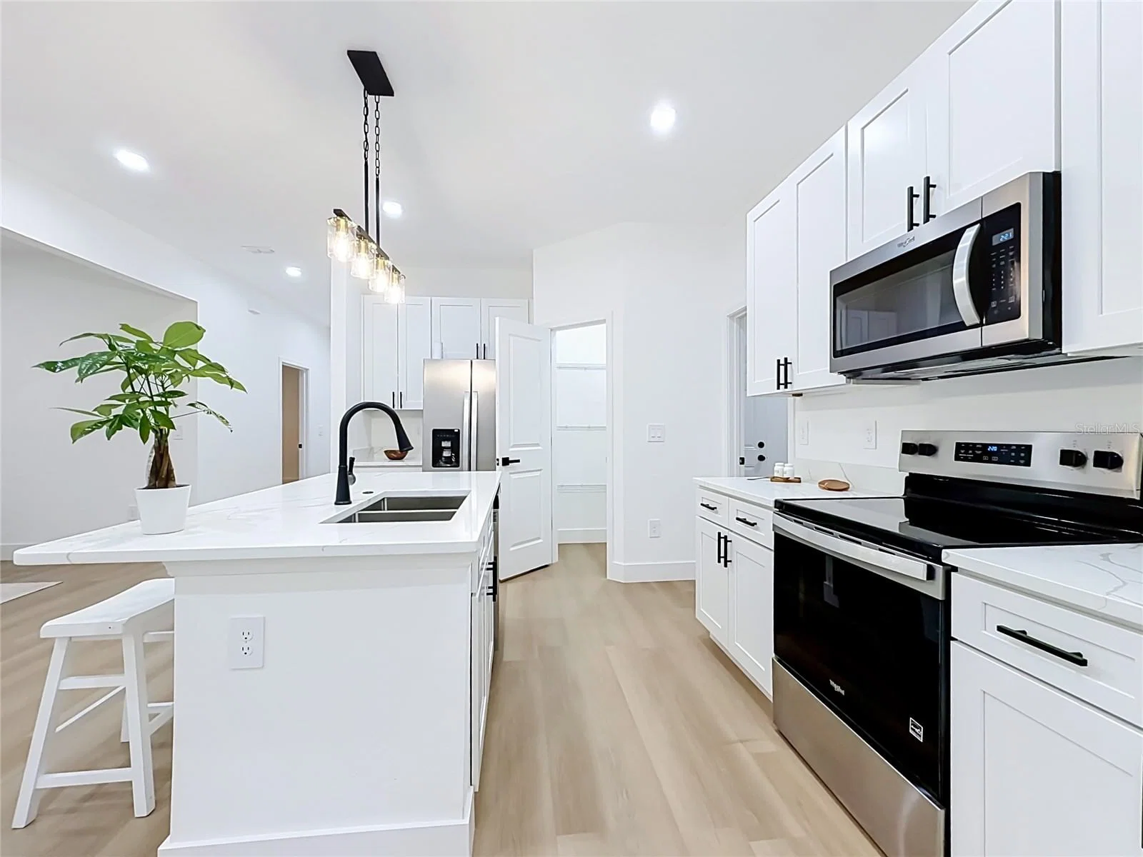 7107 BLEDSOE, Orlando, FL 32810 2