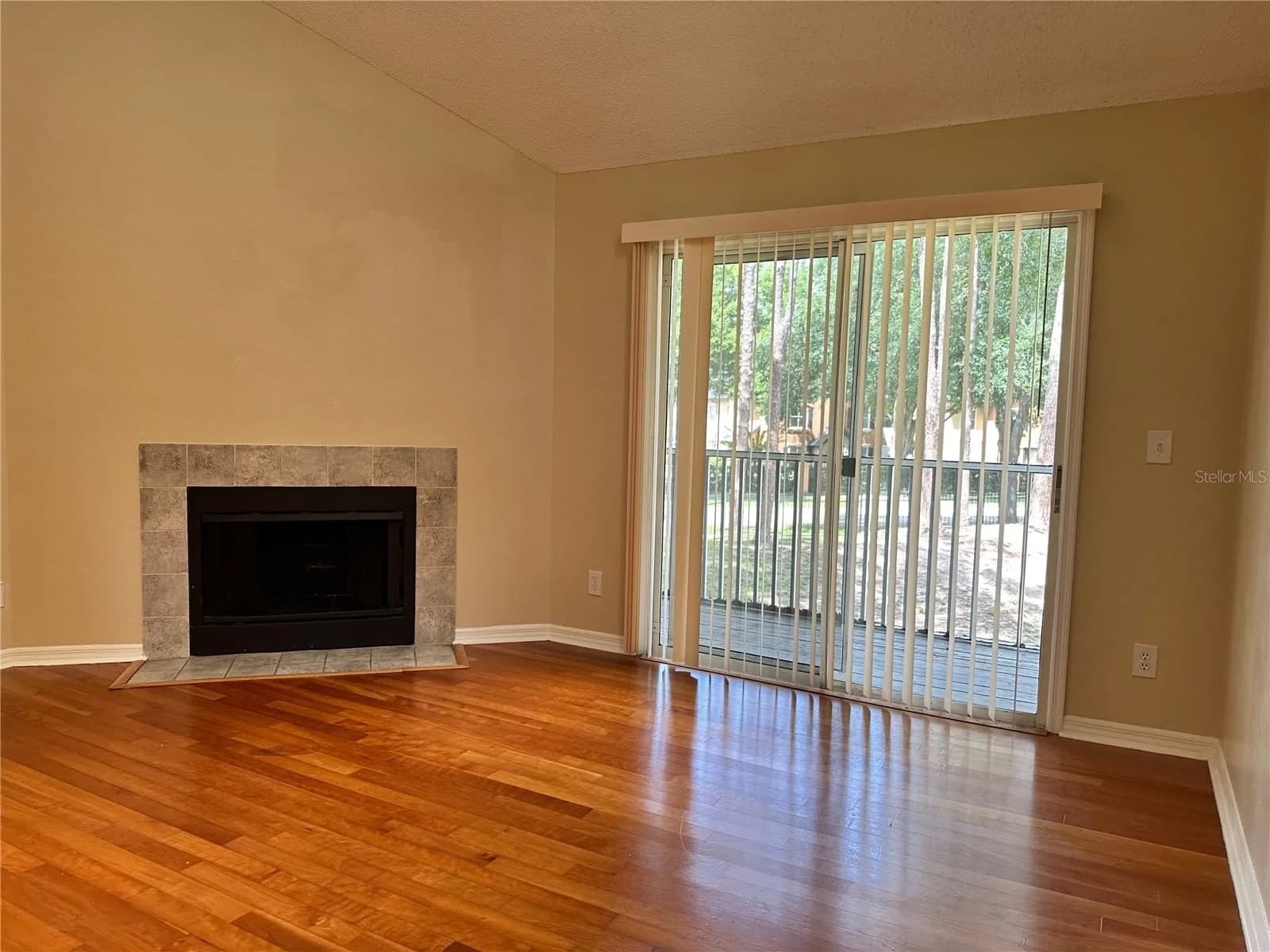 6052 WESTGATE 4