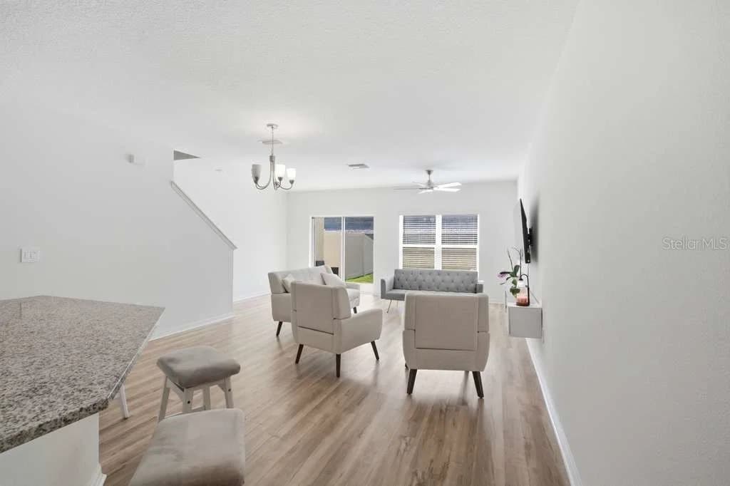 9424 WESTSIDE HILLS 3