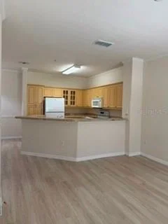 3707 CONROY 4