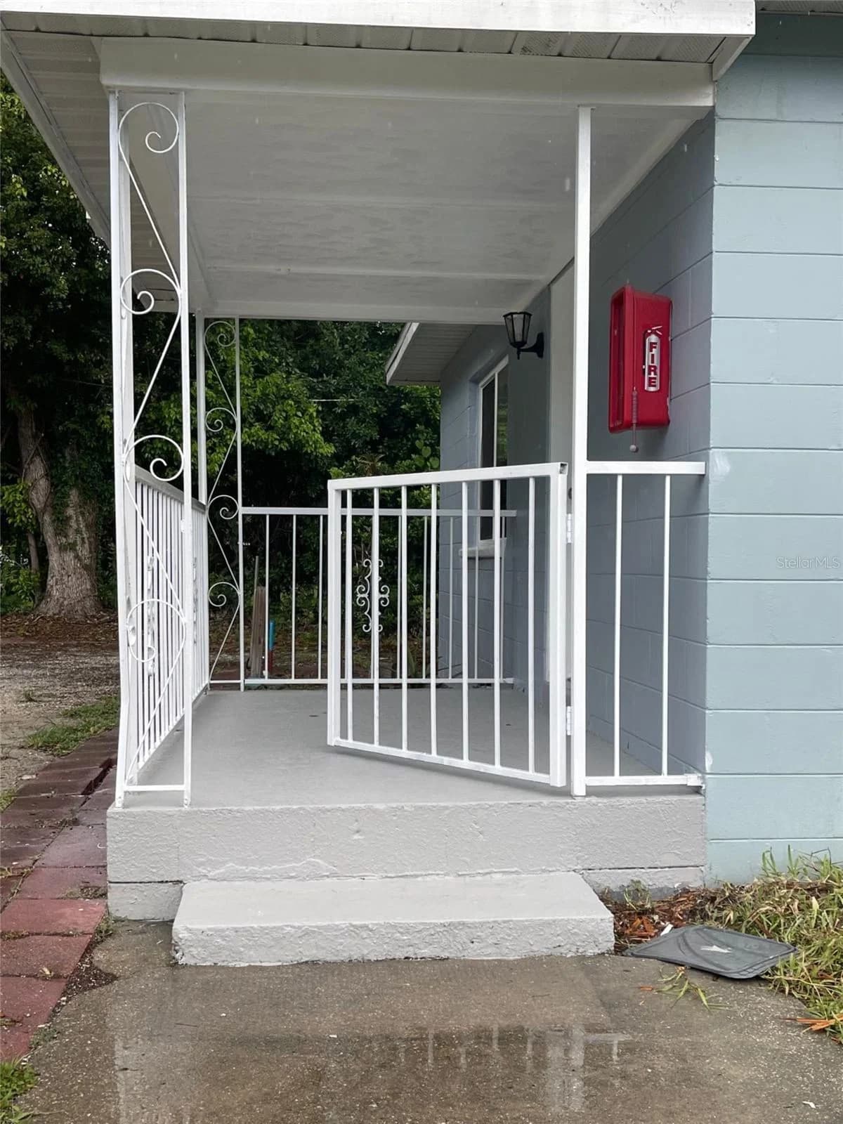 2319 CARLTON 4