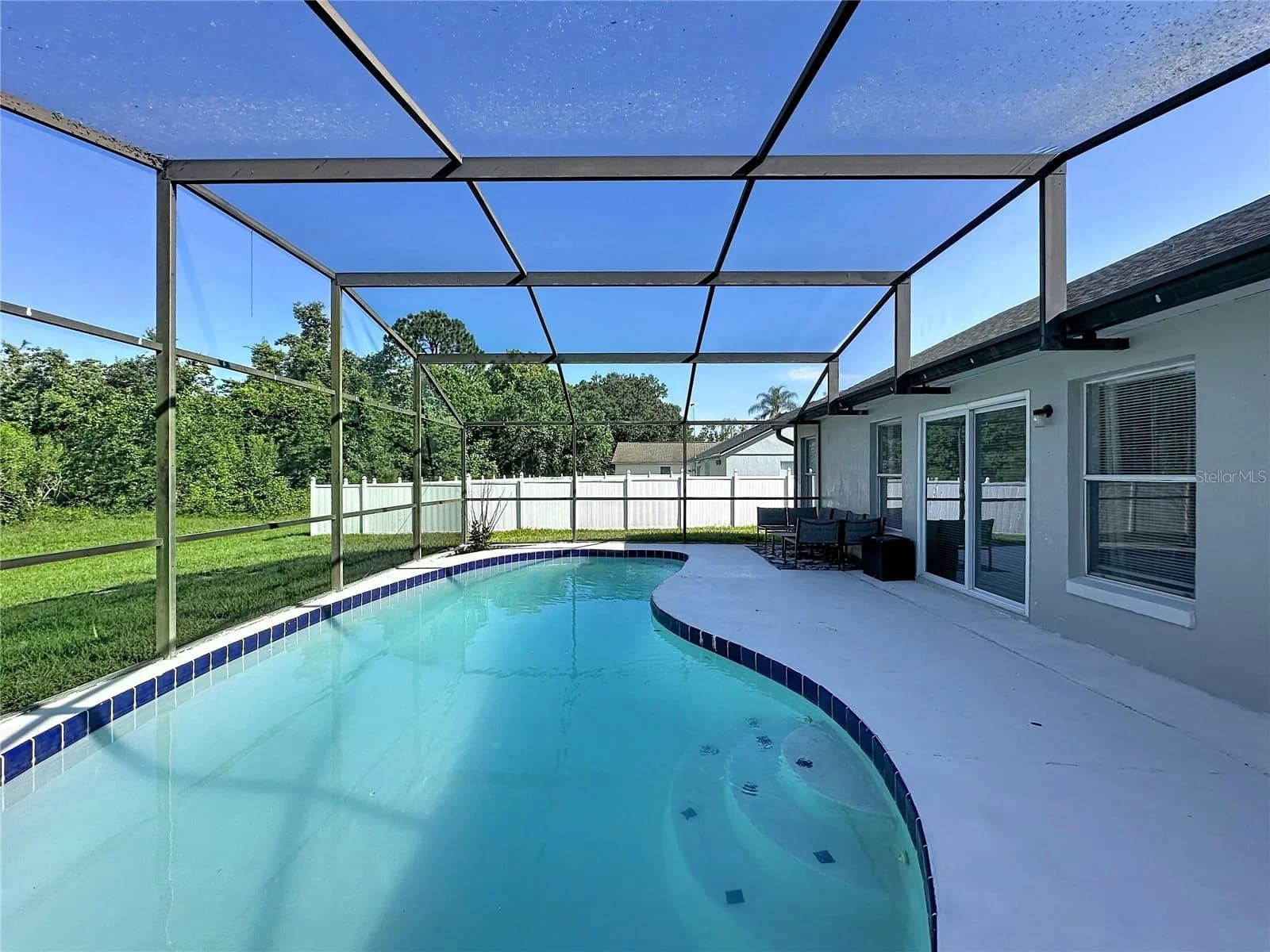 240 SUNRISE RD 2
