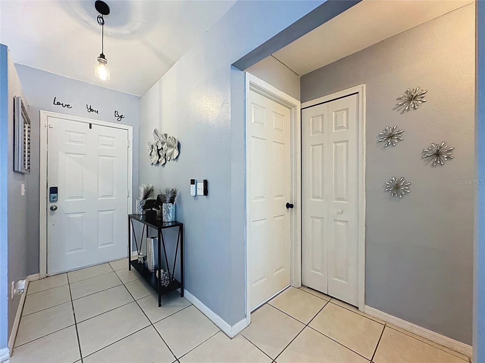 240 SUNRISE RD 4