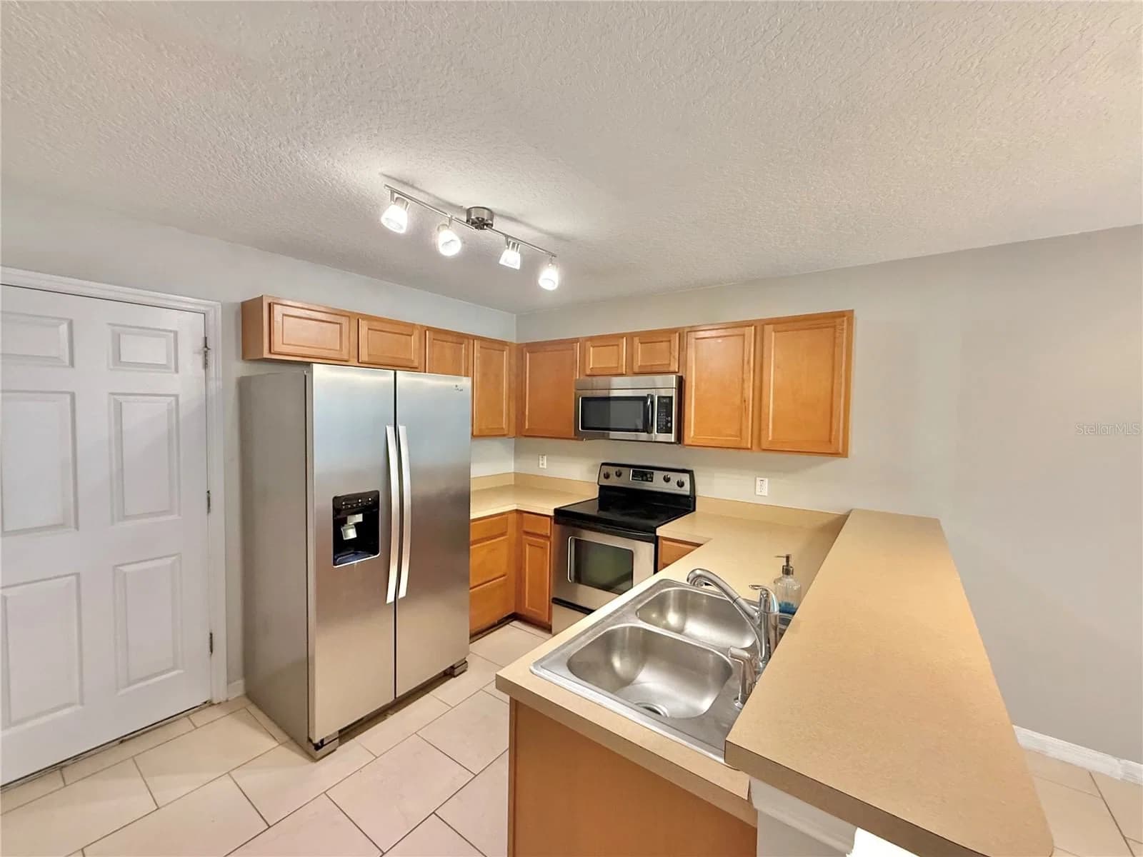 609 CRESTING OAK 4
