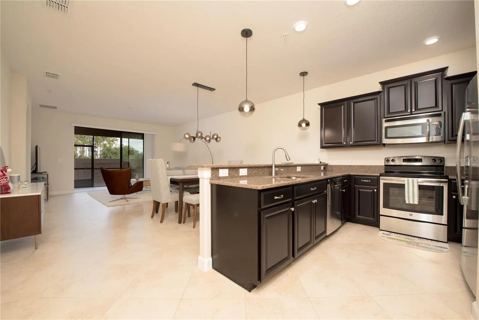 1225 LONG COVE 5