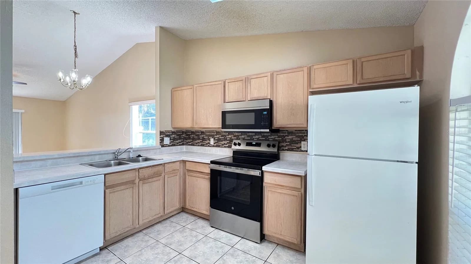 1547 OAK HILL 4