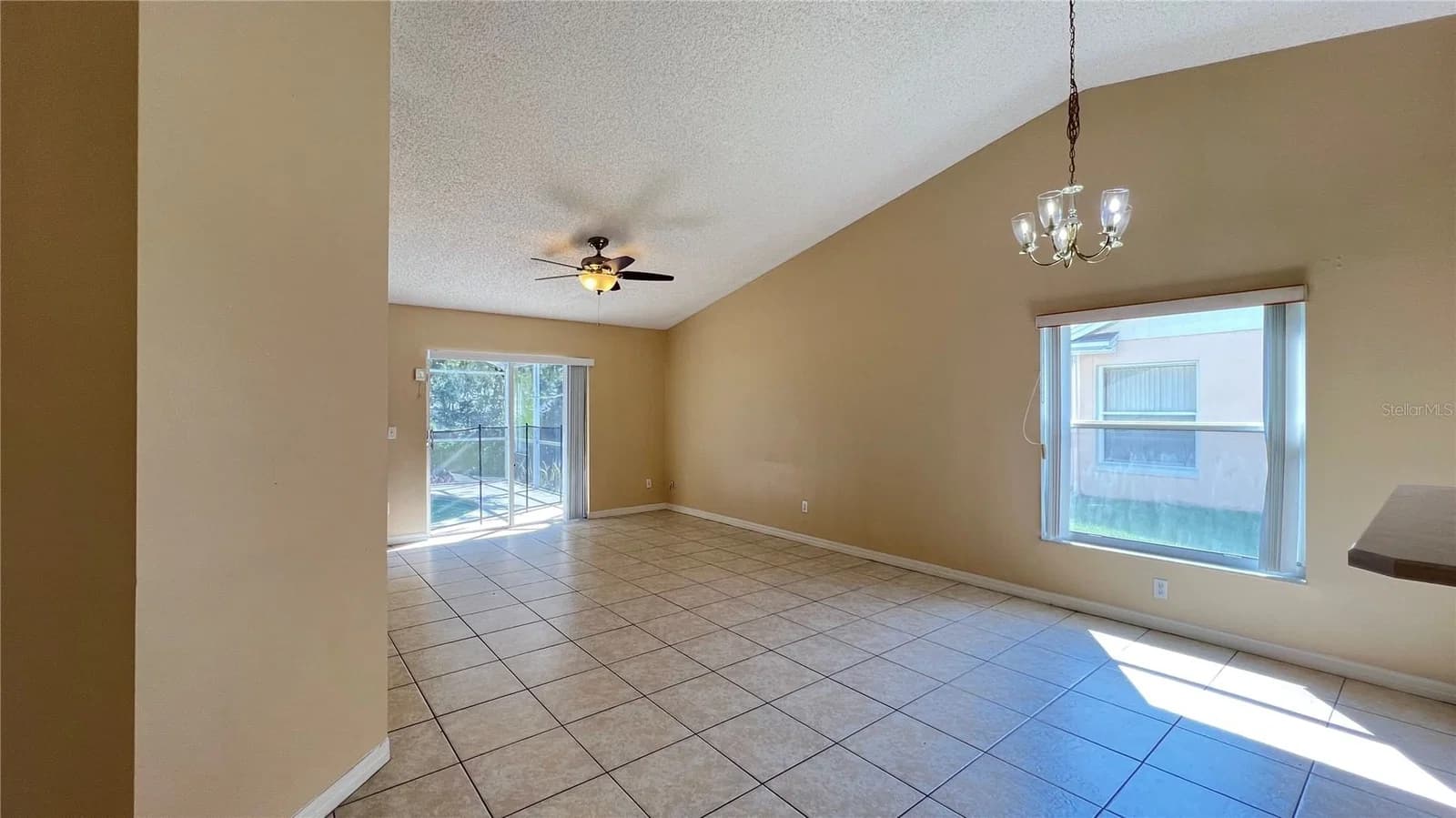 1547 OAK HILL 5