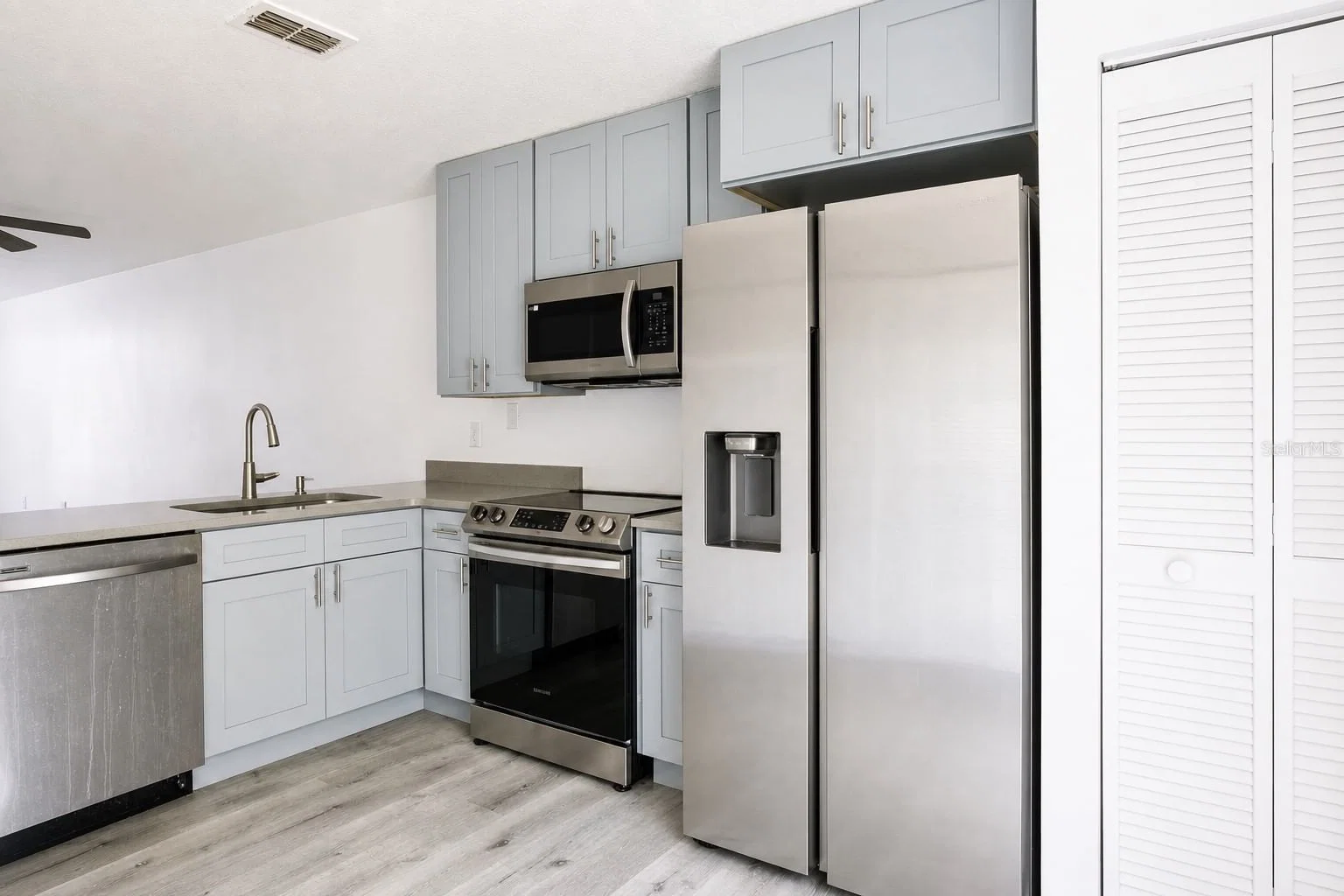 3133 ENCLAVE 4