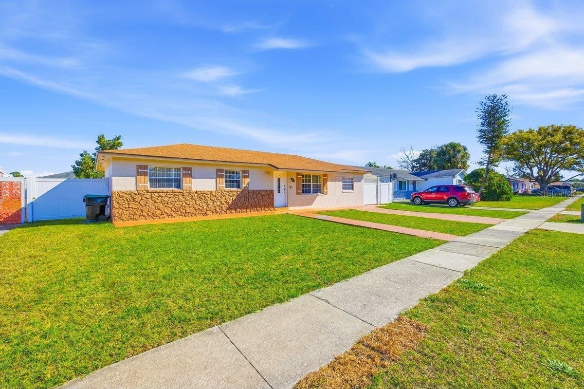 5681 TULIP, Orlando, FL 32839 2