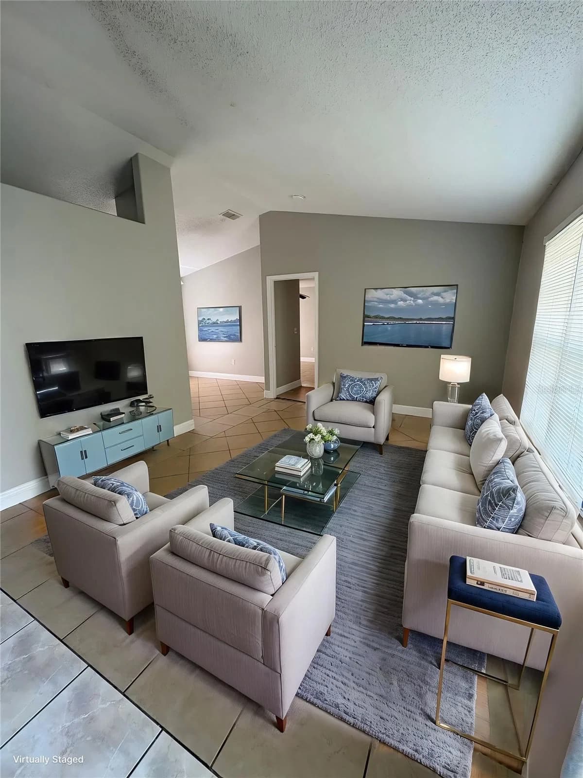 305 COLONADE 2