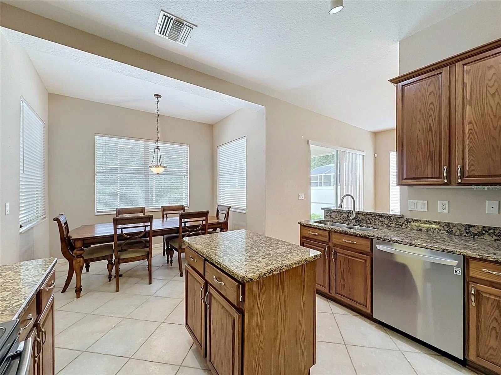 468 PINEWOOD DR 2