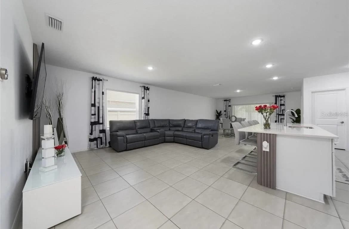 1383 LEVY BEND 4