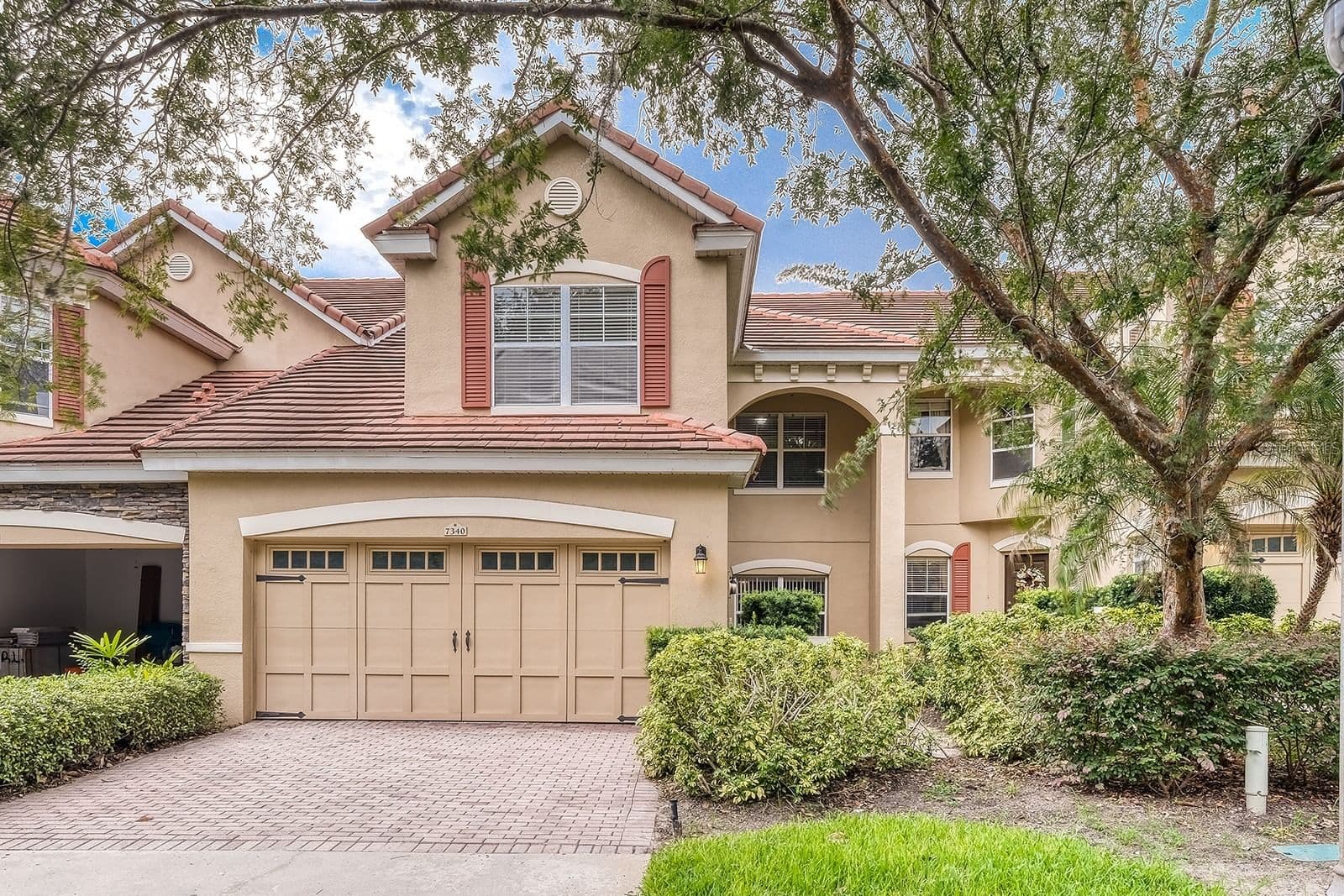 7340 REGINA 3
