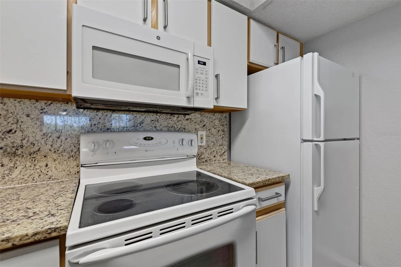 2212 GRAND CAYMAN 3