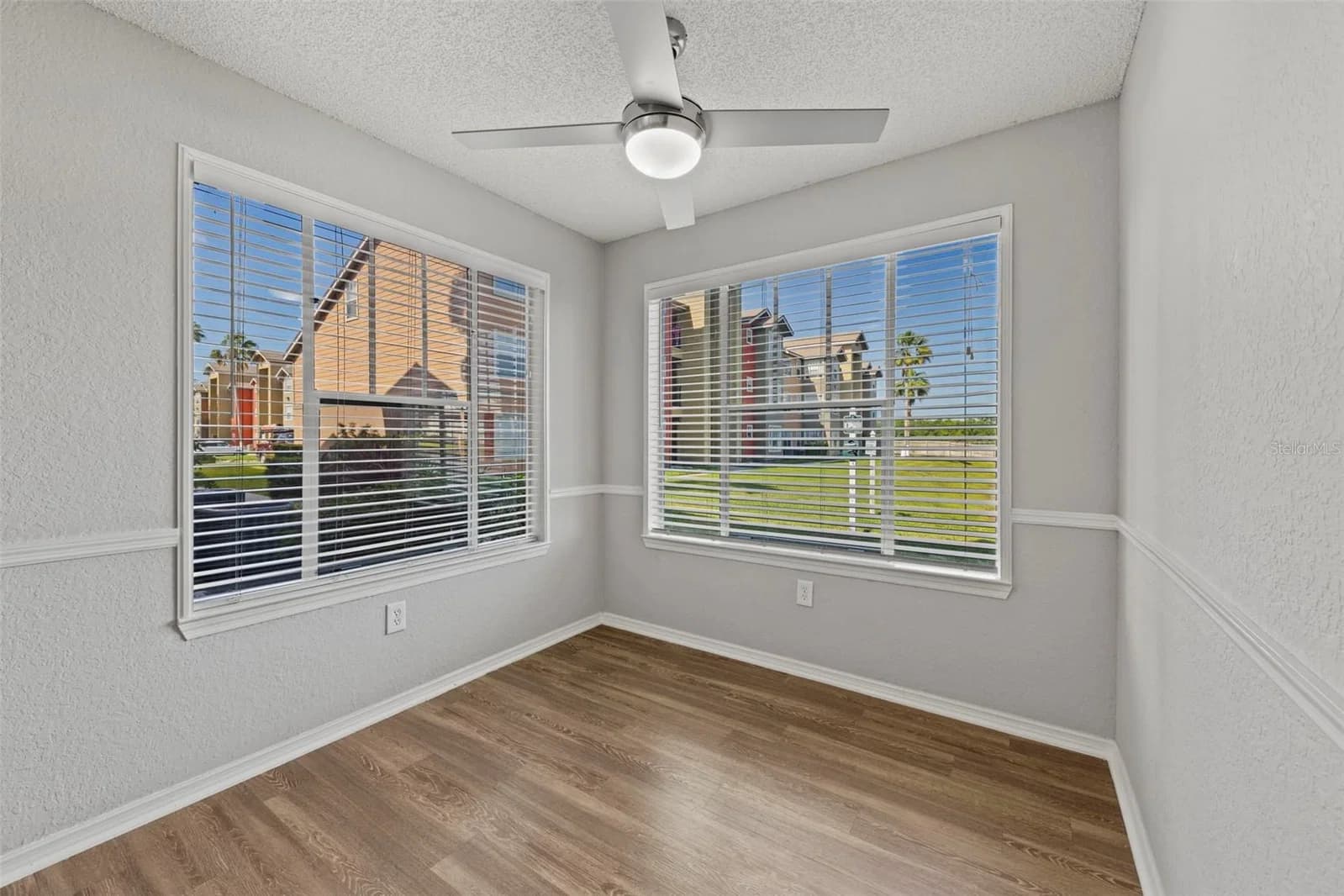 2212 GRAND CAYMAN 4