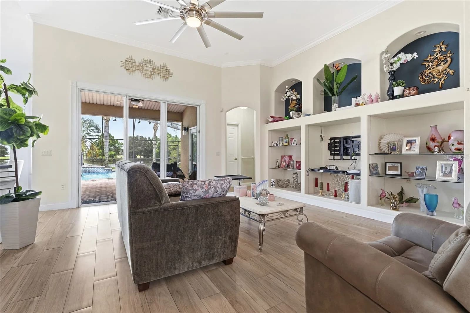 1605 MARINA LAKE 5