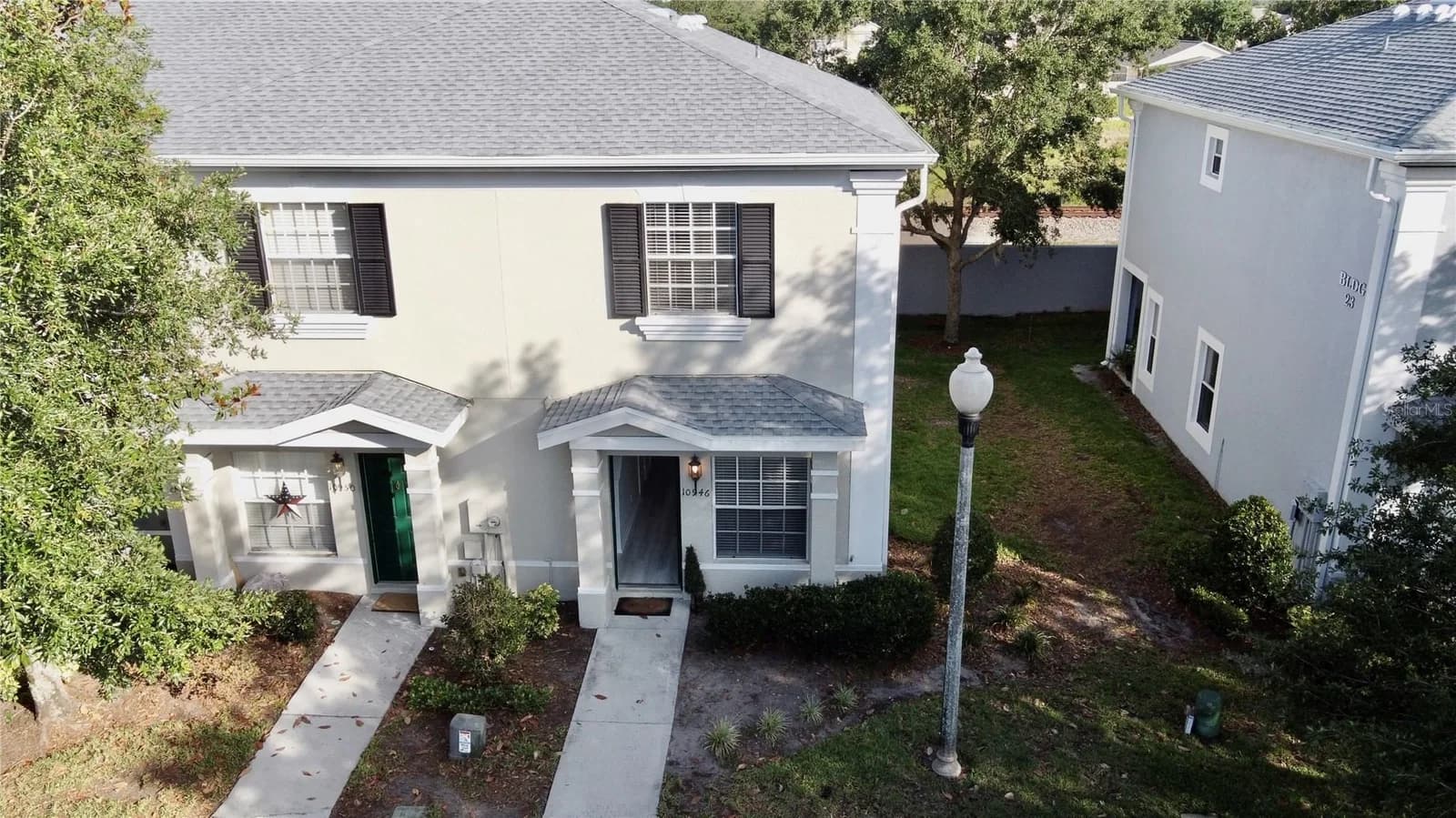 10946 SAVANNAH WOOD 3