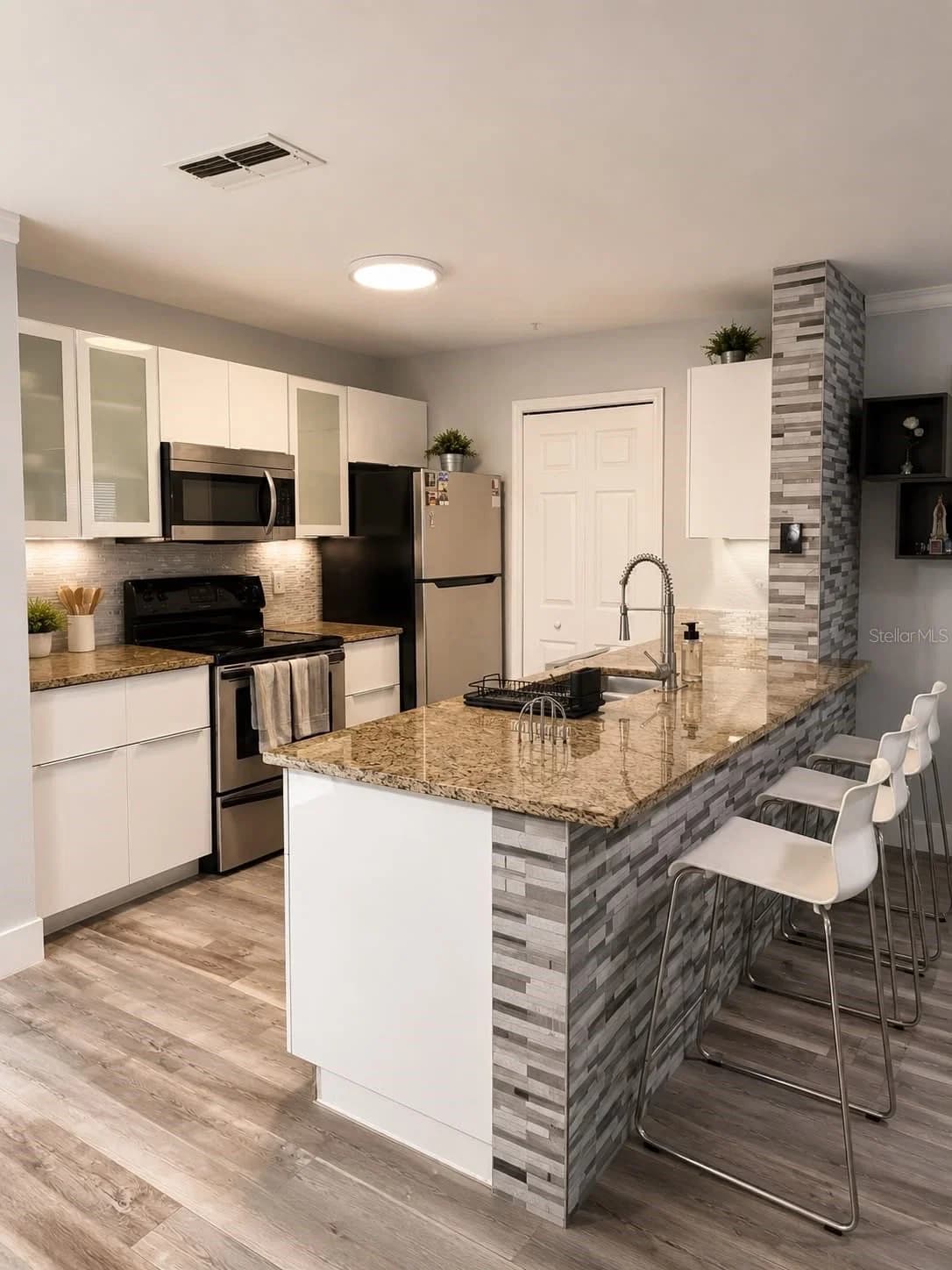 5463 VINELAND 3