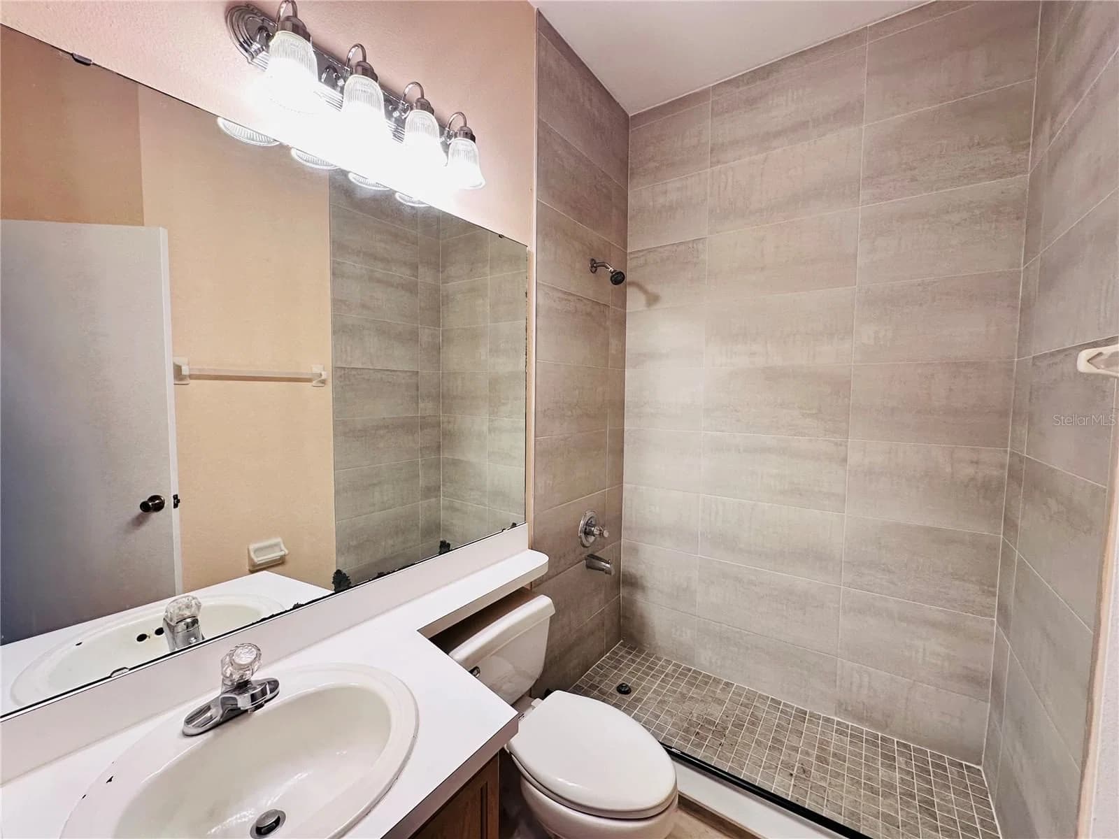 13343 SUMMERTON 2