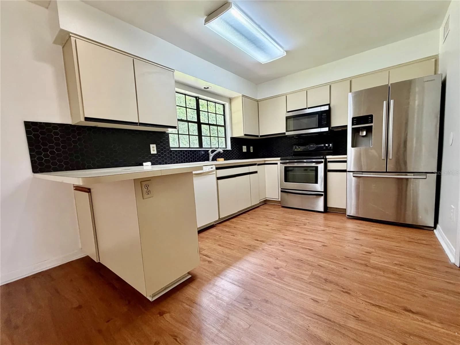 2135 BALBOA 5