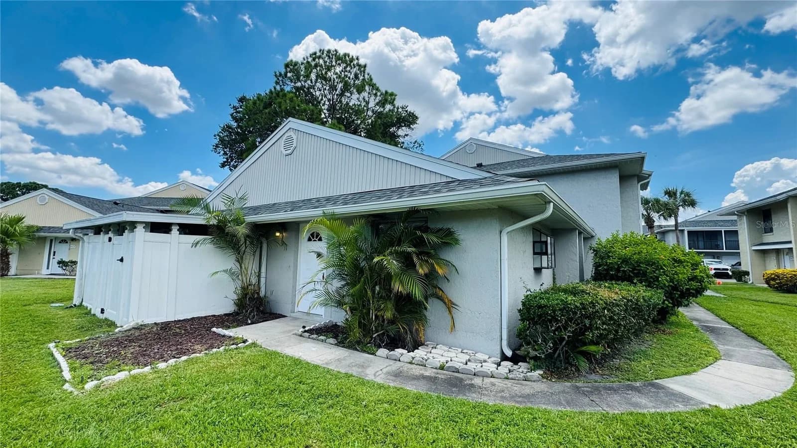 4415 PINEBARK 2