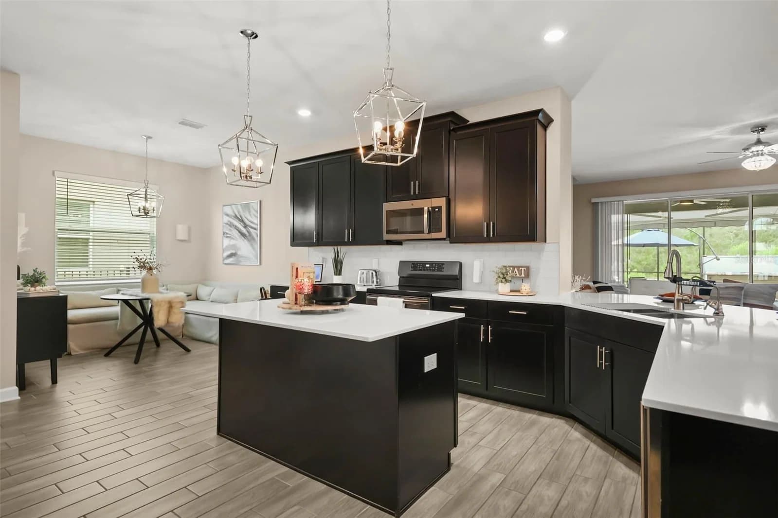 2537 CAMDEN PARK 5