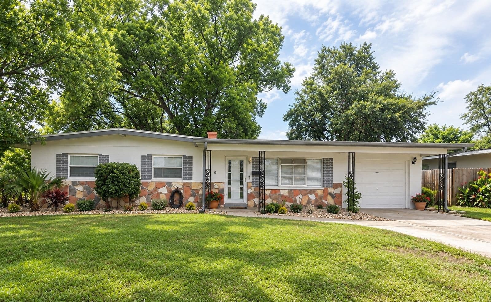 1840 POWERS Drive, Orlando, FL 32818