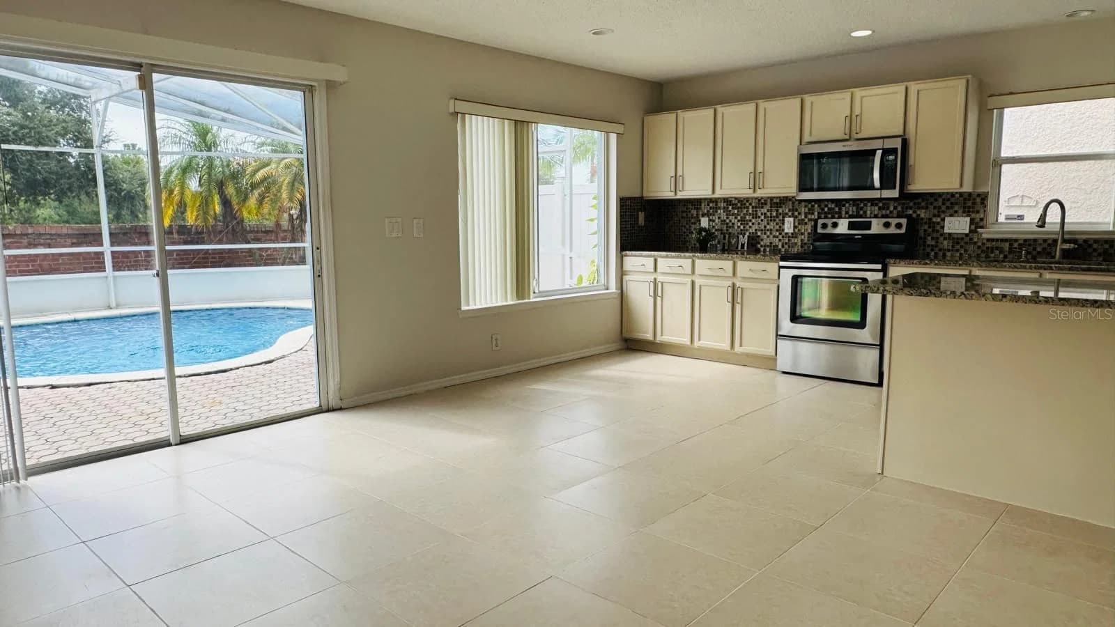 1203 SANDESTIN 4
